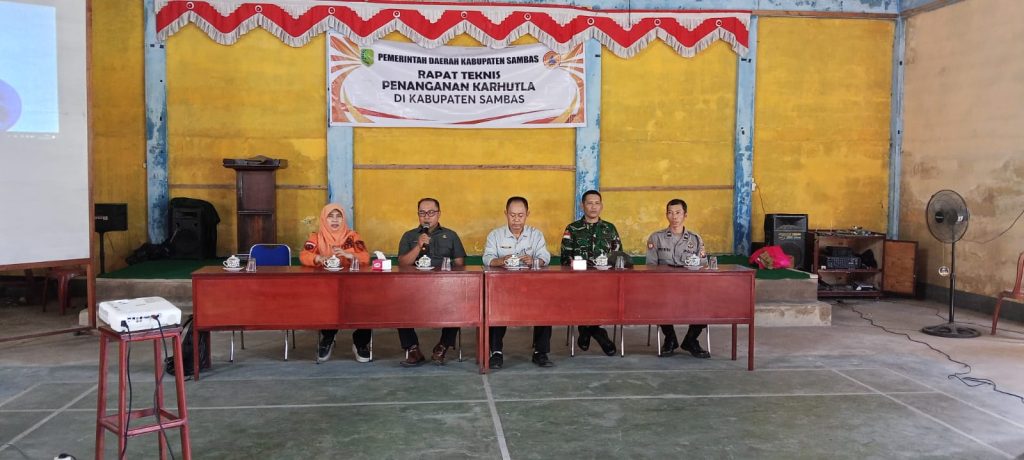 Badan Penanggulangan Bencana Daerah Kabupaten Sambas menggelar rapat teknis pemadaman Kebakaran Hutan dan Lahan di Desa Semata Kecamatan Tangaran
