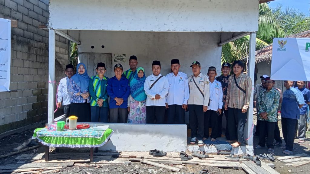 Unit Pengumpul Zakat Kec Tangaran Badan Amil Zakat Nasional Kab Sambas meresmikan bedah rumah di Dusun Sadayan Tangaran