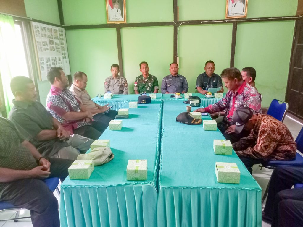 Pemerintah Kecamatan Tangaran melakukan mediasi terkait sengketa lahan berlokasi antara Desa Simpang Empat dan Desa Semata