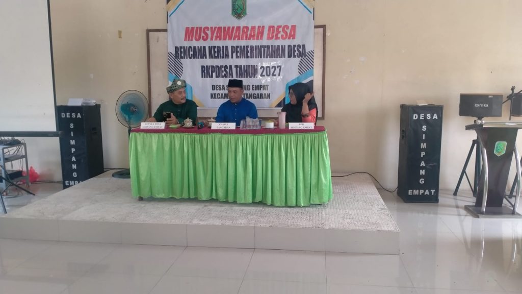 Sekretaris Camat Tangaran, Endi Kurniawan SE mewakili Camat Tangaran menghadiri Musyawarah Desa Simpang Empat Kecamatan Tangaran
