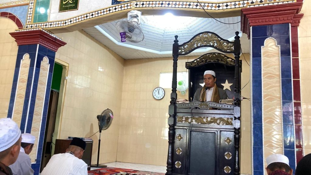 Sejak dilantik sebagai Pemimpin Kecamatan Tangaran, Dr Muriadi telah melakukan Safari Jumat di Masjid-masjid di wilayah Kecamatan Tangaran