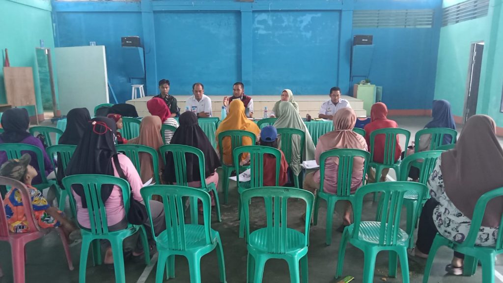 Pemerintah Kecamatan Tangaran mendukung penuh pelaksanaan pendistribusian Kartu Keluarga Sejahtera (KKS), buku tabungan, serta bantuan Program Sembako